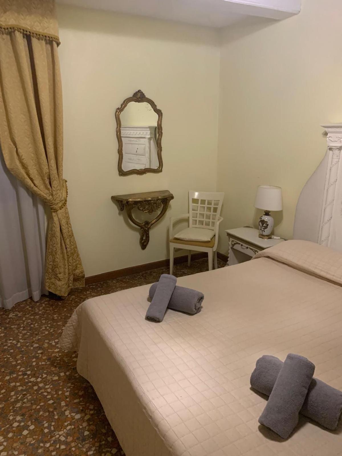 Nocleg ze śniadaniem Luxury San Firmino Canal View Wenecja