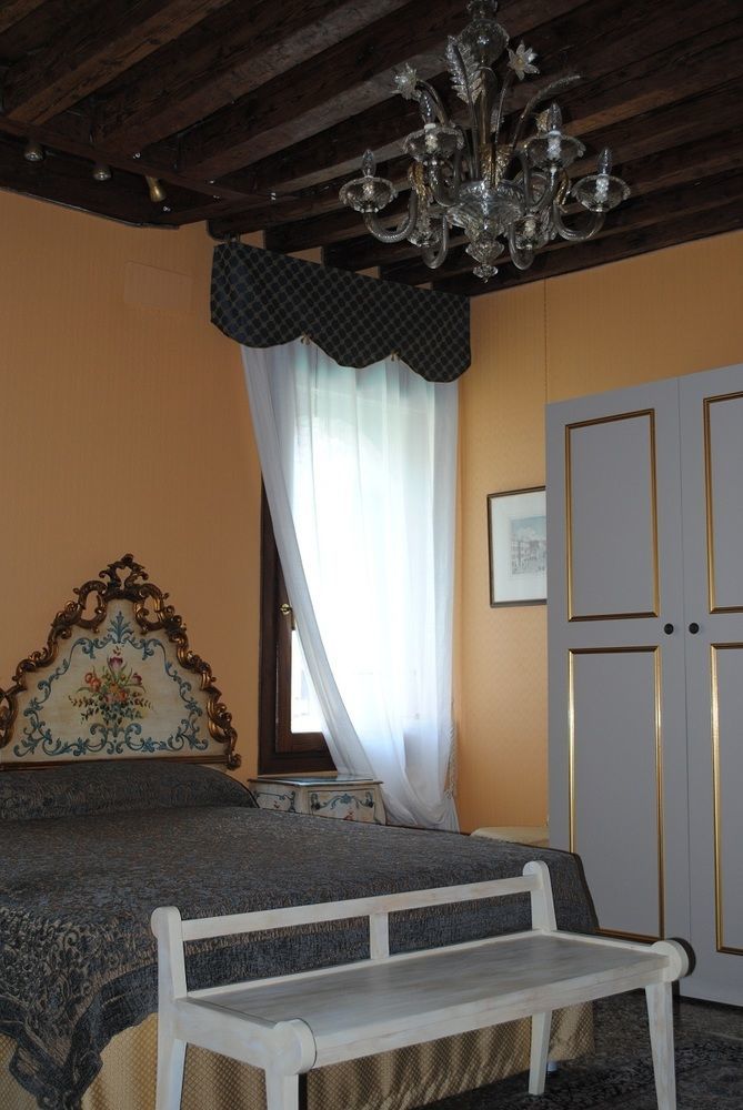 Nocleg ze śniadaniem Luxury San Firmino Canal View 2*