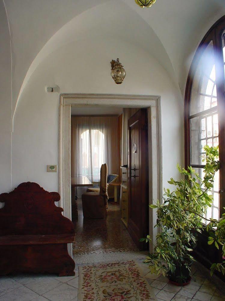 Nocleg ze śniadaniem Luxury San Firmino Canal View 2*